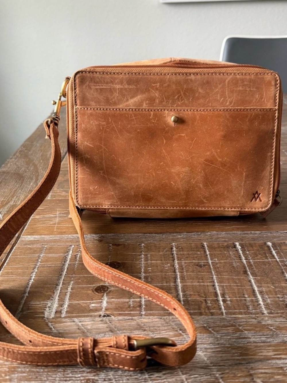 ELEVATE Leather Crossbody Bag in Cognac Brown